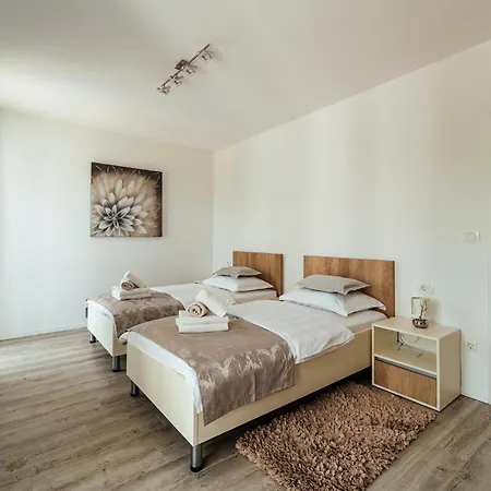 Holiday home 4 Bedroom Lovely In Poljica Imotska *