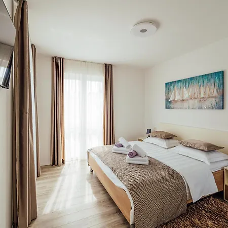 4 Bedroom Lovely In Poljica Imotska *