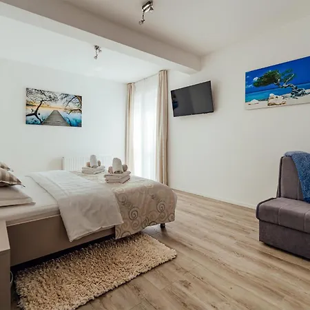 4 Bedroom Lovely In Poljica Imotska * Margete
