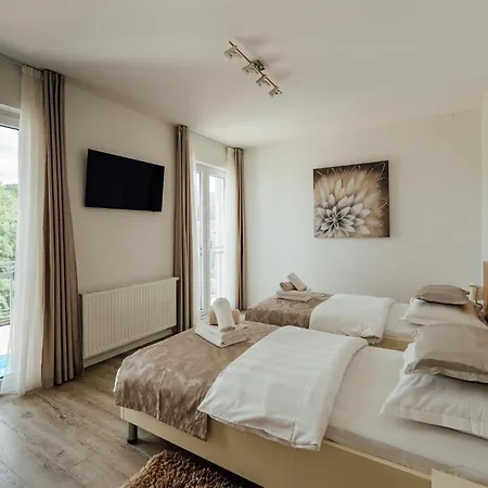 4 Bedroom Lovely In Poljica Imotska