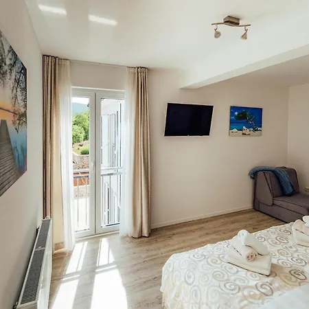 Holiday home 4 Bedroom Lovely In Poljica Imotska Margete